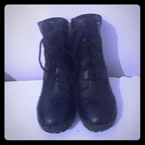 Black heels boots